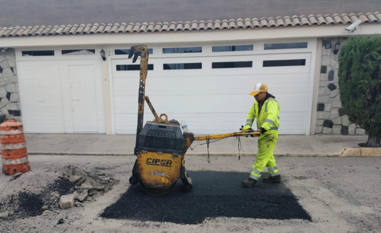 Continúa campaña “Capitalina Bacheando Puebla” durante Fiestas Patrias