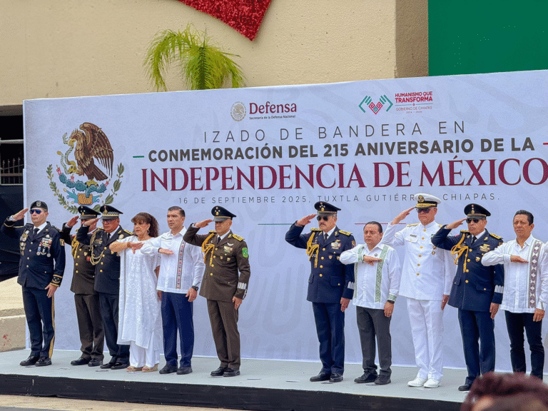 Congreso de Chiapas participa en el desfile cívico-militar por el 215 aniversario de la Independencia