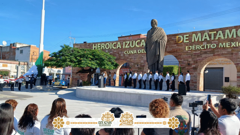 Izúcar de Matamoros conmemora el 215 aniversario de la Independencia de México