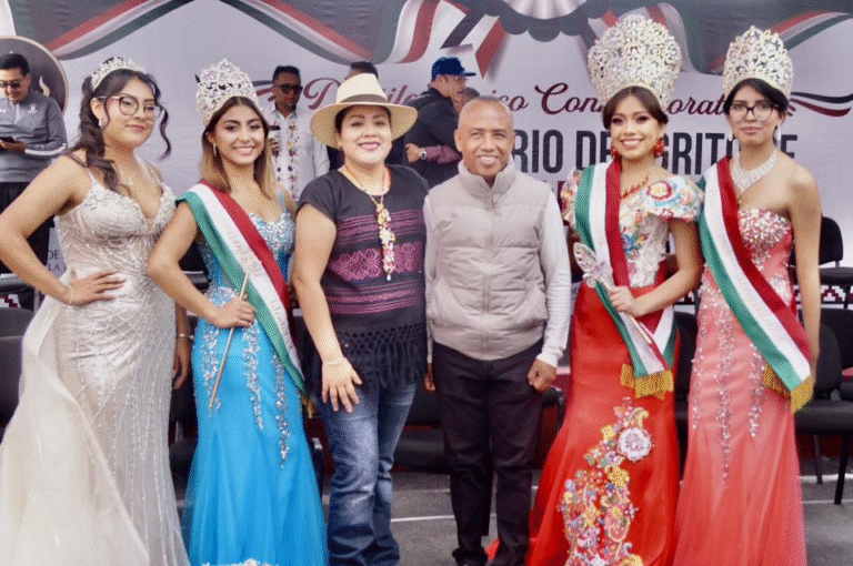 Tláhuac conmemora el 215 aniversario de la Independencia con desfile cívico