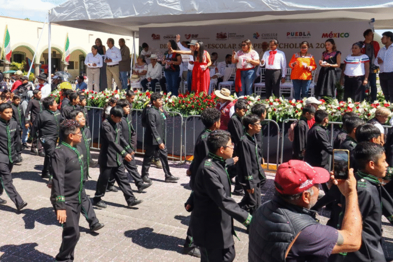 Más de medio millón de personas participaron en el desfile de Fiestas Patrias en San Pedro Cholula