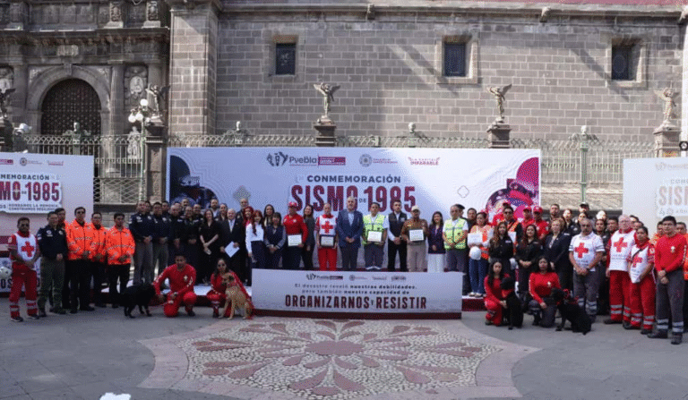 Gobierno de Puebla reconoce a instituciones de emergencia en el 40 aniversario del sismo de 1985