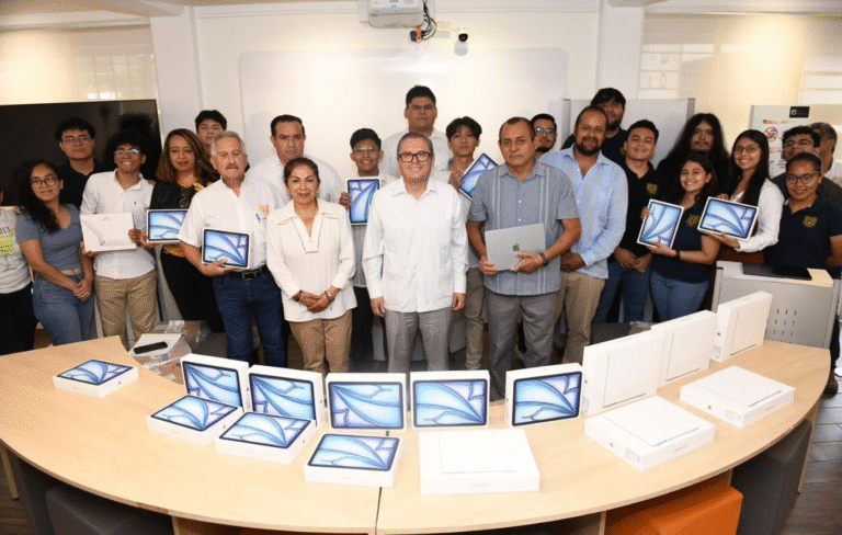 UNACH recibe donación de alta tecnología para fortalecer educación digital en comunidades Mam