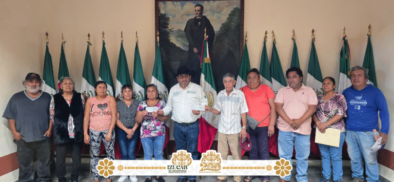 Gobierno de Izúcar de Matamoros entrega apoyos para la fiesta patronal de San Mateo Matzaco
