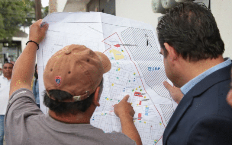 Gobierno de Puebla instala botones de alertamiento digital en coordinación con empresarios y vecinos