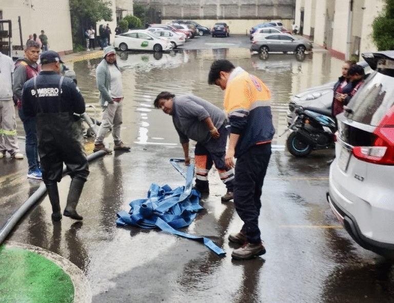 Alcaldía Tláhuac atiende afectaciones por lluvias con despliegue del Operativo Tlaloc