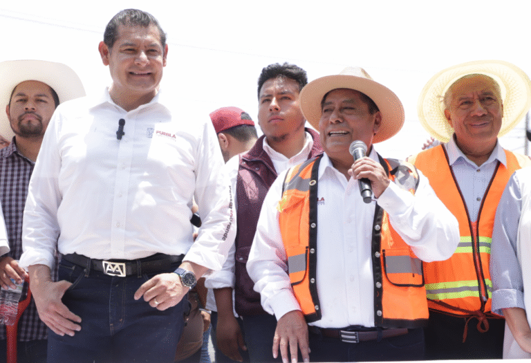 Más de 4 mil calles pavimentadas en Puebla capital al cierre de 2025: Alejandro Armenta