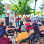 Alcaldesa de Villaflores impulsa la educación con entrega de mochilas y útiles escolares