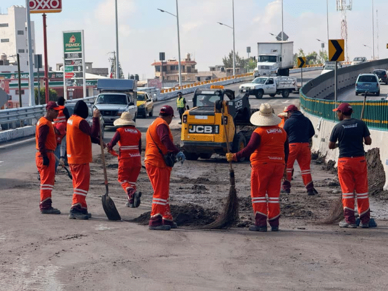 Refuerza OOSL limpieza en Central de Abasto tras lluvias e inundaciones