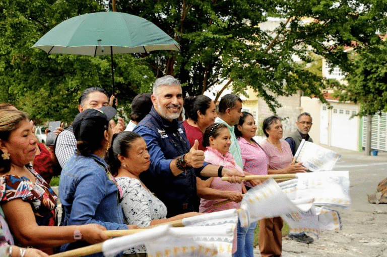 Resuelve Ángel Torres socavón de hace muchos años al dar banderazo de inicio a una calle más en San Pedro Progresivo