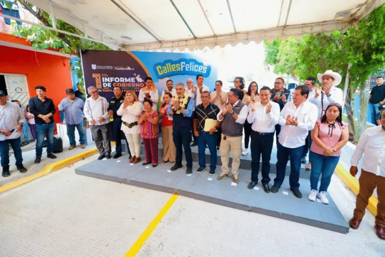 Una calle más inaugura Ángel Torres en beneficio de la colonia Francisco I Madero