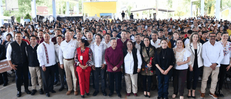 Pemex impulsa la educación en Hidalgo con entrega de mobiliario escolar