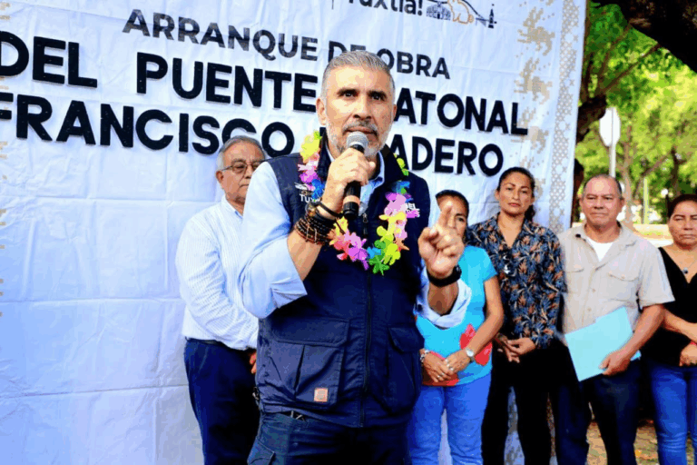 Ángel Torres da banderazo a la construcción de puente peatonal en el Libramiento Sur-Oriente