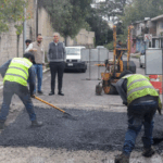 Supervisa Pepe Chedraui labores de bacheo en la colonia San José del Conde