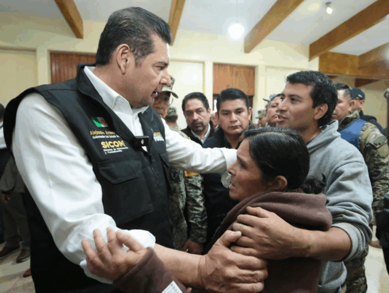 Gobierno de Puebla refuerza atención a comunidades afectadas por lluvias en la Sierra Norte