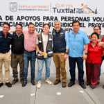 Ángel Torres reconoce la labor de alfabetizadores del programa “Tuxtla Puede”