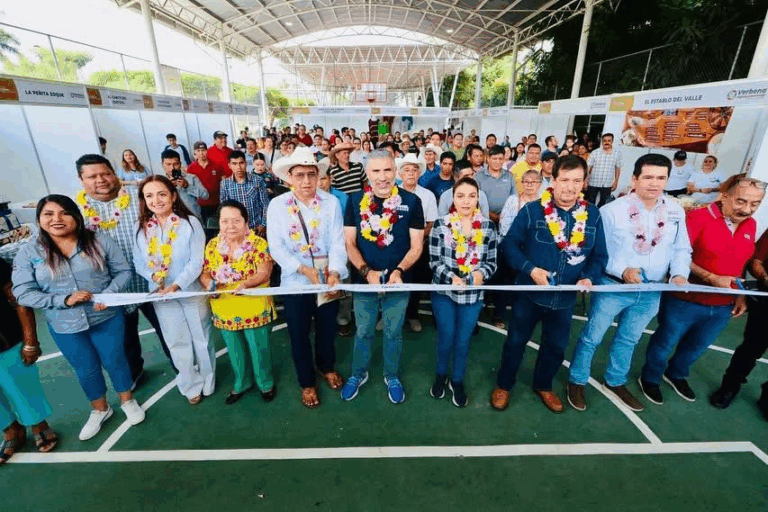 Ángel Torres impulsa el consumo local con la Tercera Edición de la Verbena Agrocomercial en Tuxtla