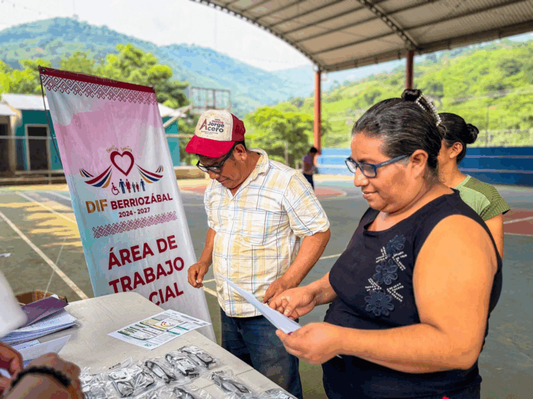 Gobierno de Berriozábal entrega más de 150 lentes pregraduados y apoyos técnicos en comunidades rurales