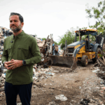 Avanza restauración del Río Pesquería con limpieza y demolición de construcciones ilegales