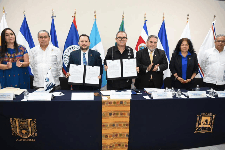 UNACH, USAC y CSUCA suscriben el Programa Universitario Quetzal para fortalecer la educación regional