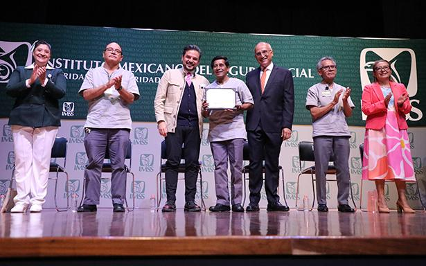 IMSS reconoce a más de 8 mil 600 camilleros por su entrega, empatía y compromiso con los pacientes