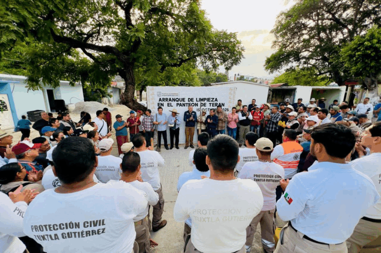 Encabeza Ángel Torres Operativo Macro Limpieza de Panteones en Tuxtla Gutiérrez