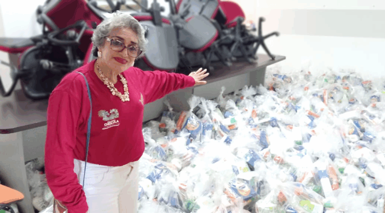 DIF San Pedro Cholula entrega víveres a familias afectadas por lluvias en la Sierra Norte