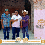 Izúcar de Matamoros entrega apoyo económico para fiestas patronales en San Francisco