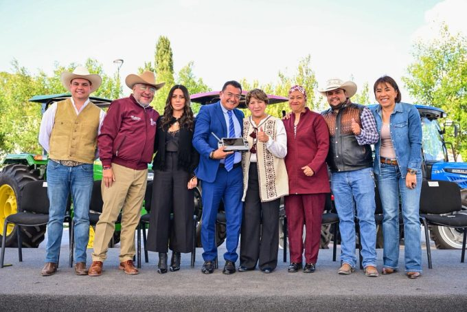 Delfina Gómez moderniza el campo mexiquense con entrega de drones y tractores