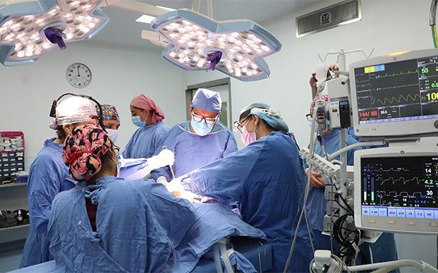 IMSS reconoce la labor de más de 7 mil anestesiólogos en procedimientos quirúrgicos