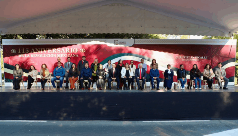 Izcalli conmemora el 115 aniversario de la Revolución Mexicana con desfile multitudinario