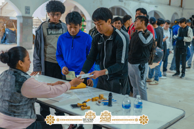 Jóvenes de Izúcar cumplen con su deber en Sorteo del Servicio Militar Nacional