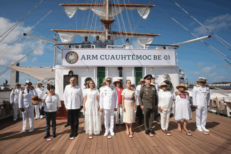 Claudia Sheinbaum y Rosa Icela Rodríguez reconocen a tripulación del Buque Escuela Cuauhtémoc en Veracruz