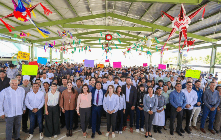 Margarita González Saravia fortalece infraestructura de la UTSEM con nueva techumbre y vehículos escolares