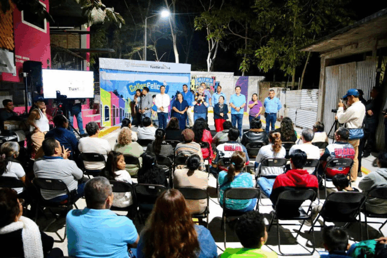 Ángel Torres inaugura una calle más en Tuxtla; ahora en colonia Altos del Sur