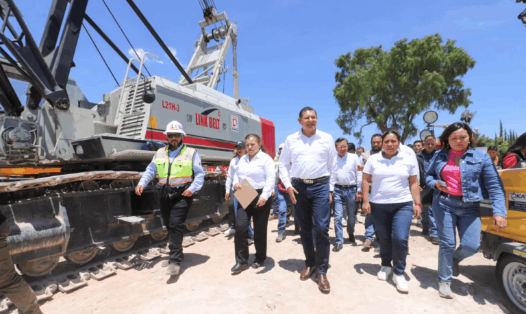 Con maquinaria de alta tecnología, Puebla conecta a siete municipios con el nuevo Puente La Panga