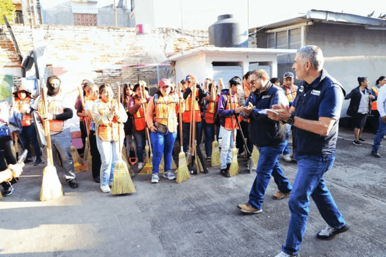 Impulsa Ángel Torres programa “Colonias al 100” para fortalecer la limpieza en Tuxtla