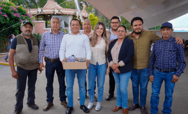 Juan Manuel Alonso acompaña a la Comisión del 11 de noviembre en misa del Rastro Municipal