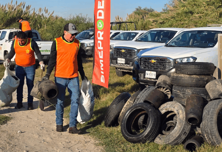 Voluntariado retira 167 llantas del Río Santa Catarina en jornada ambiental