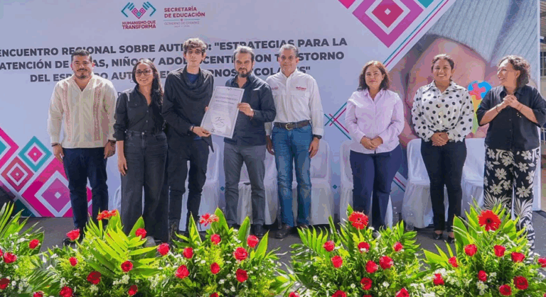 Fortalecen educación en Tapachula con entrega de becas Rosario Castellanos