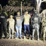 Detienen en Apatzingán a tres integrantes de célula delictiva por extorsión y uso de explosivos