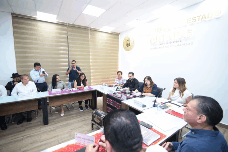 Seguiremos transformando la educación con responsabilidad y humanismo: Roger Mandujano