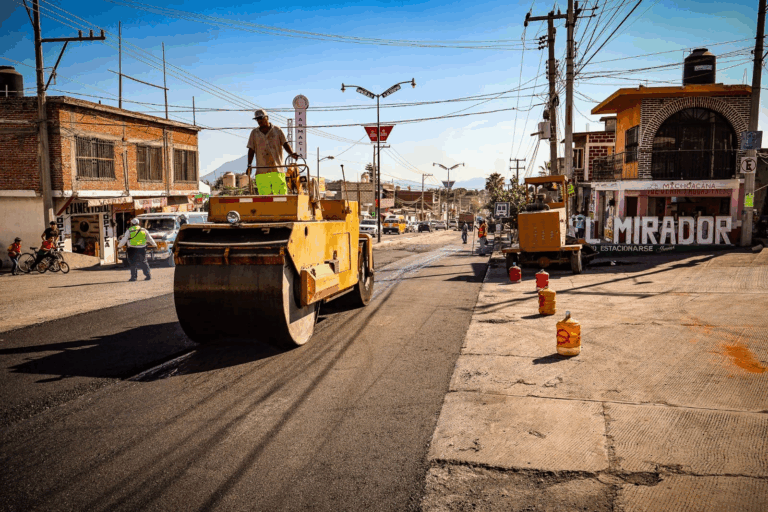 Avanza rehabilitación de la carretera Santa Rosa 30–Zacatepec para mejorar movilidad regional