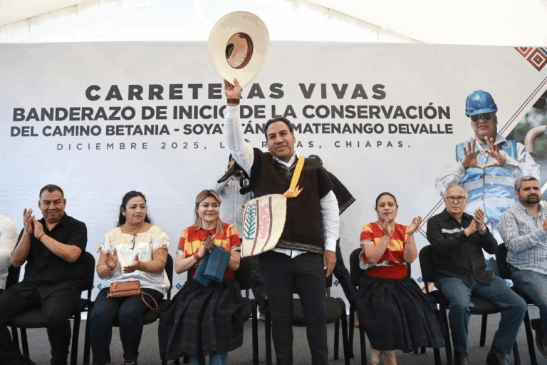 Eduardo Ramírez arranca trabajos de conservación del camino Betania–Soyatitán–Amatenango del Valle