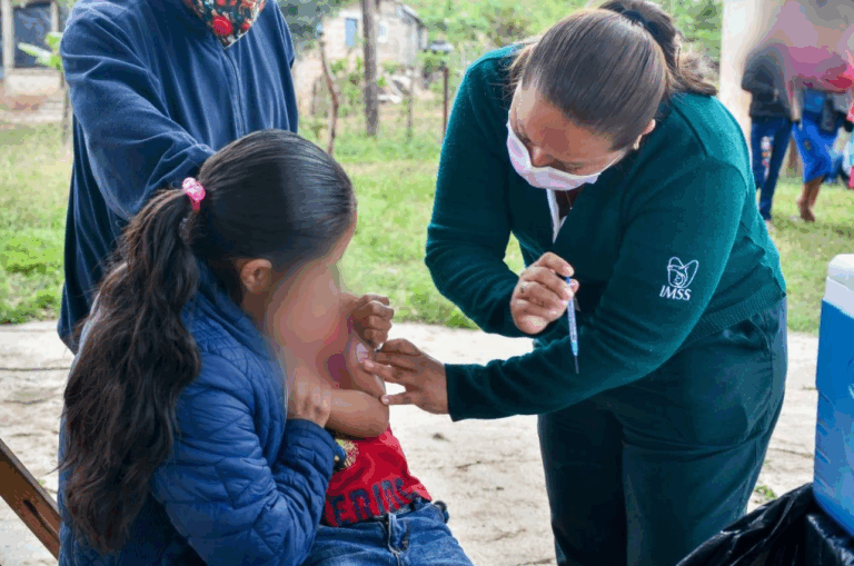 Refuerzan vacunación contra el sarampión en comunidades de Berriozábal