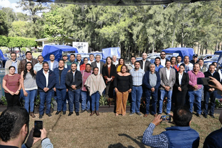 Refuerza Margarita González Saravia seguridad en Morelos con entrega de patrullas y motopatrullas