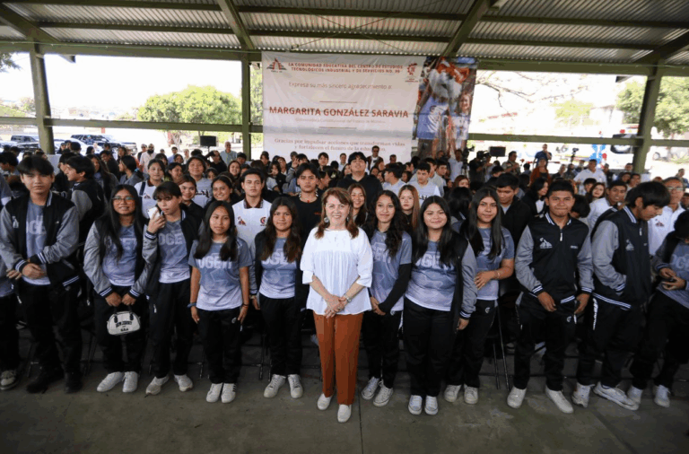 Refuerza Gobierno de Morelos infraestructura educativa y espacios públicos en Yautepec