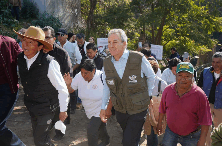 Supervisa Pepe Chedraui rehabilitación del puente vehicular en San Pablo Xochimehuacan