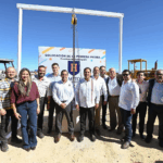 Eduardo Ramírez Aguilar asiste a la colocación de la primera piedra del Colegio Hampton Comitán