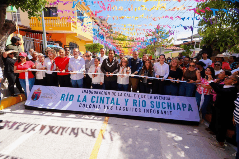Inauguran obra del programa Calles Felices en la colonia Laguitos de Tuxtla Gutiérrez